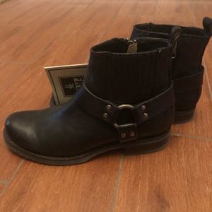 Frye Veronica Black Chelsea Boot Sz 8